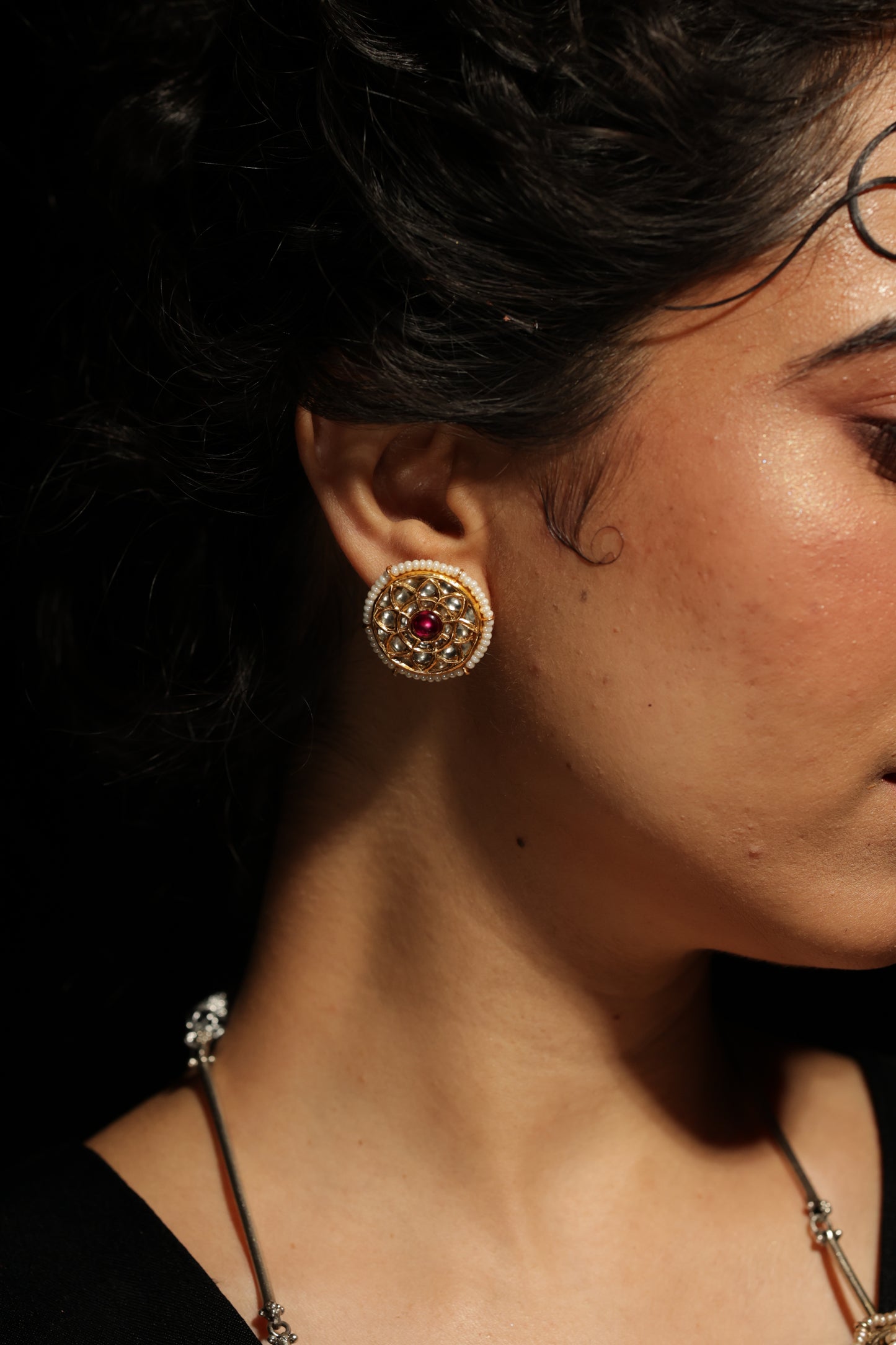 TOSHNI GOLD PLATED
SILVER PINK-WHITE STONE STUD