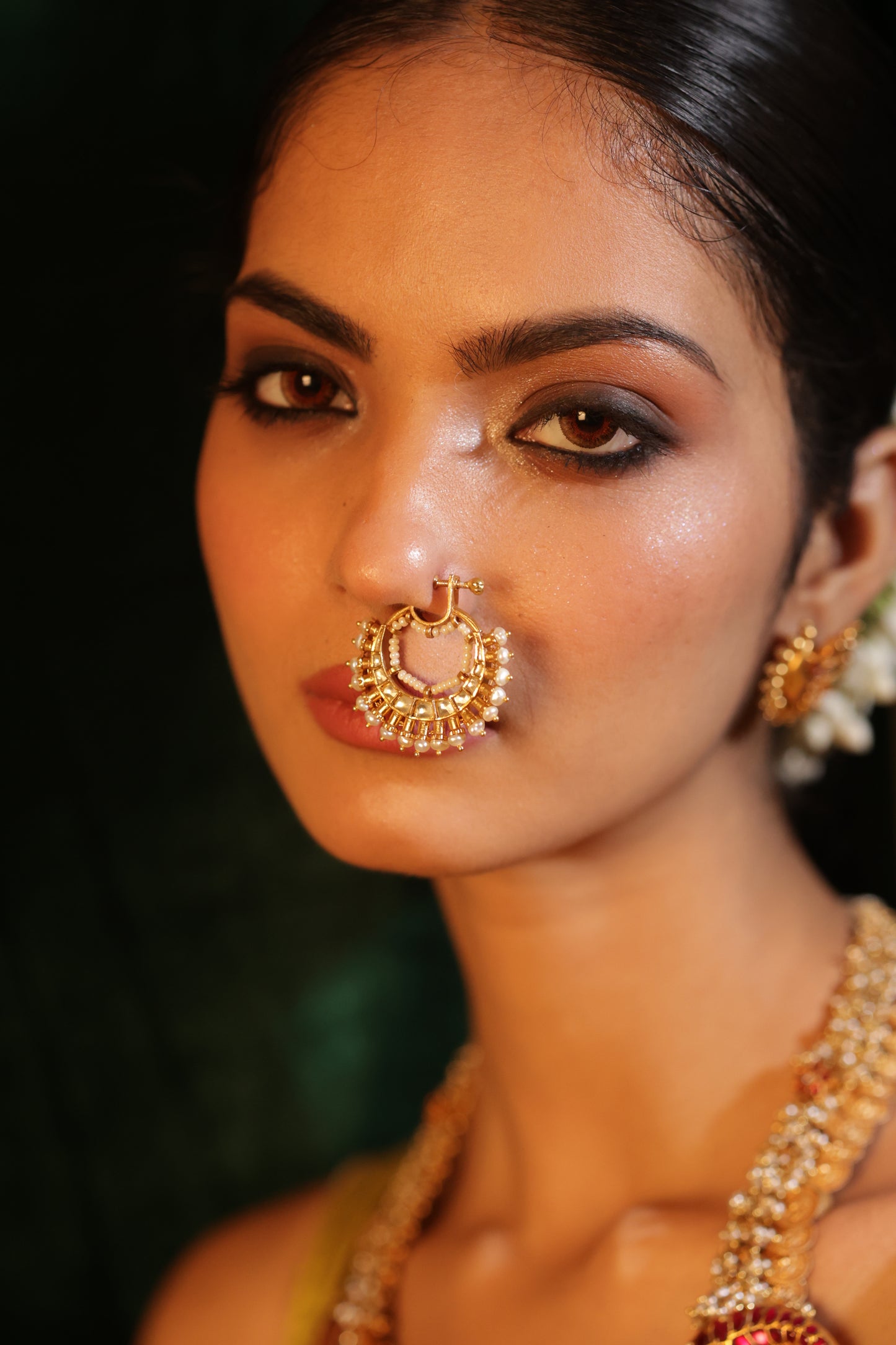 BALA CRYSTAL AND
PEARLS, GOLD PLATED SILVER, NOSE RING